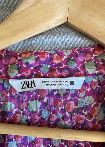 s Beden Zara markalı Çiçek Desenli Mini Halter Elbise