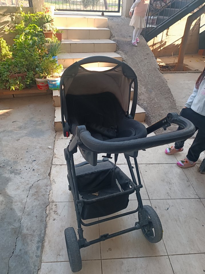 Siyah Bebek Arabası Katlanabilir Model - Görsel 4