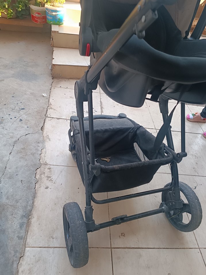 Siyah Bebek Arabası Katlanabilir Model - Görsel 3