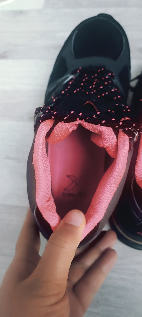 Pembe Detaylı Siyah Bağcıklı Kadın Spor Ayakkabı - Görsel 4