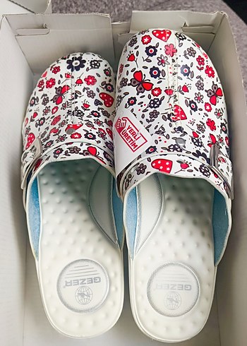 Beyaz Renkli Bağcıklı Kadın Dolgu Topuk Terlik - Görsel 3