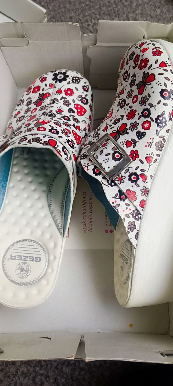 Beyaz Renkli Bağcıklı Kadın Dolgu Topuk Terlik - Görsel 4