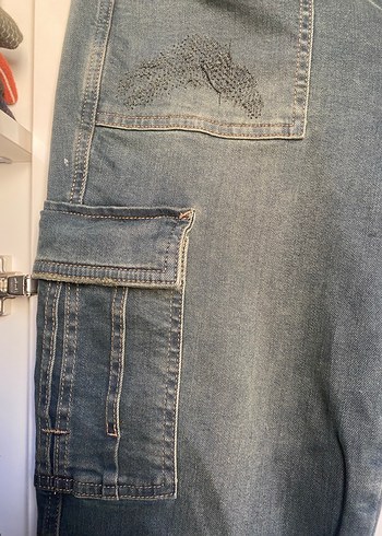 Gevşek Kesim Cep Detaylı Kadın Kot Pantolon - Görsel 3