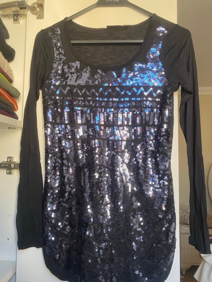 Parlak Payetli Siyah Uzun Kollu Tişört - Görsel 3