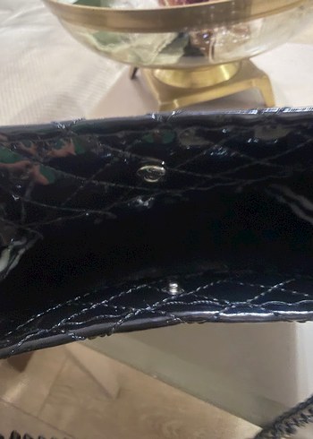 Zincir Detaylı Siyah Yılan Derisi Desenli Deri Çanta - Görsel 5