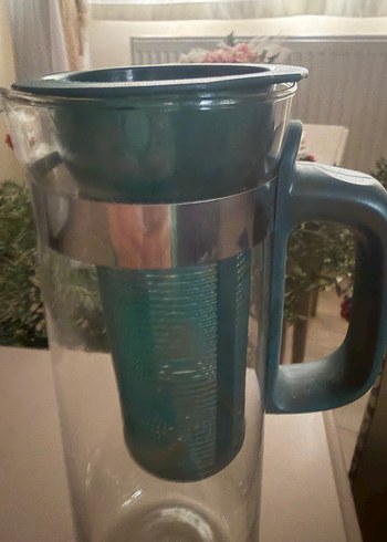 Yeşil kapaklı süzgeçli cam sürahi - Görsel 5