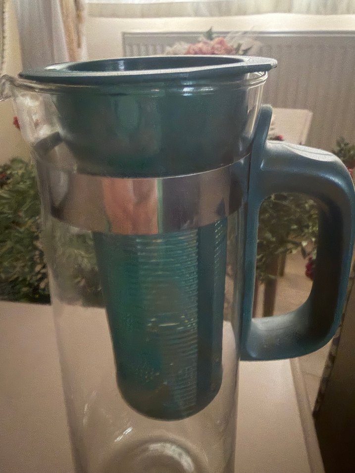 Yeşil kapaklı süzgeçli cam sürahi - Görsel 5