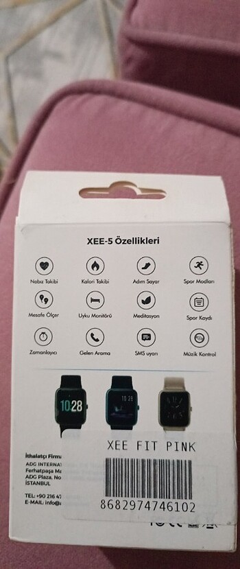 Xee Fit Pembe Akıllı Saat pembe ve siyah olarak 2 renk mevcuttur