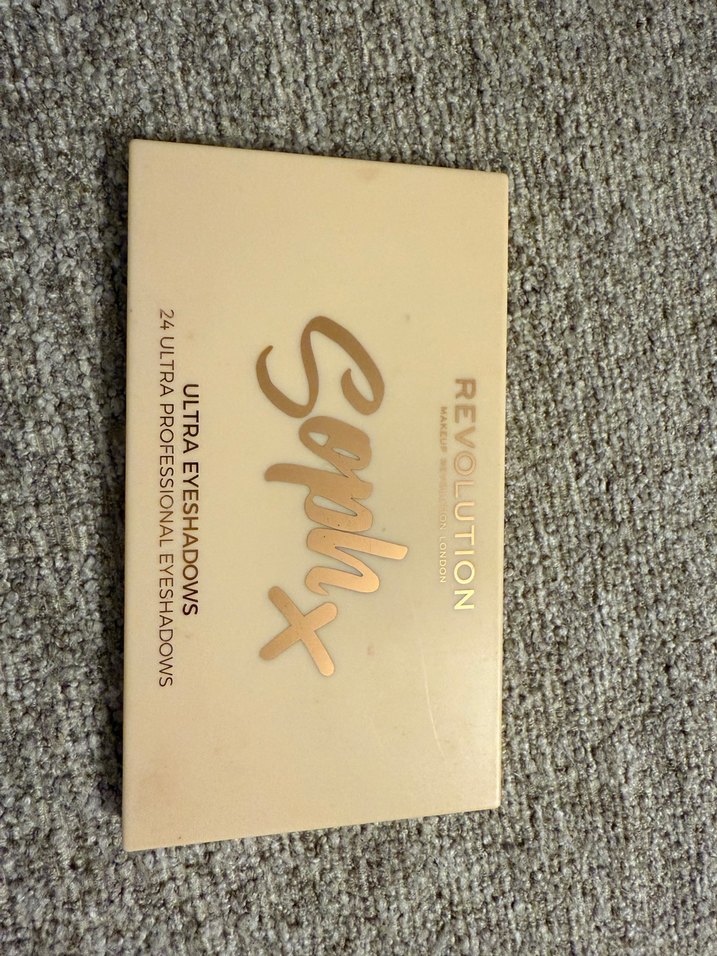 Revolution Sophx 24 Renk Ultra Göz Farı Paleti - Görsel 2