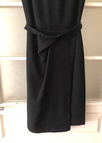 House of Camelia Kemer Detaylı Siyah Midi Ofis Elbisesi - Görsel 3