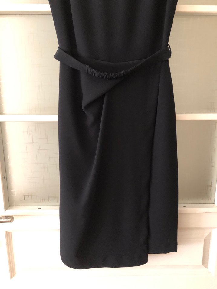 House of Camelia Kemer Detaylı Siyah Midi Ofis Elbisesi - Görsel 3