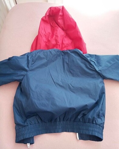 LC Waikiki yağmurluk - Görsel 3