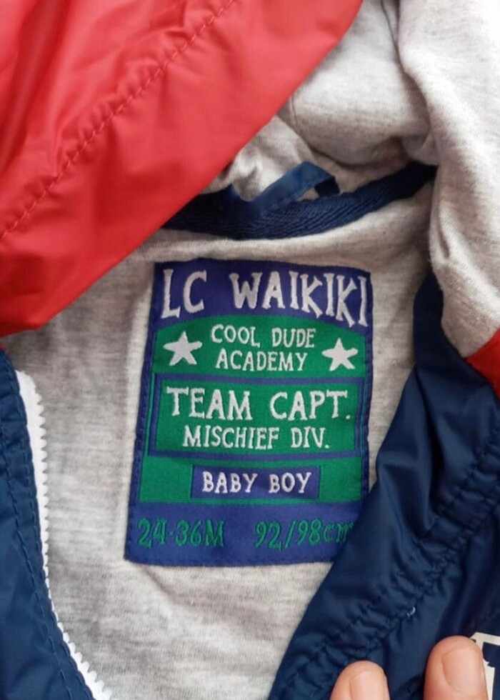 LC Waikiki yağmurluk - Görsel 4