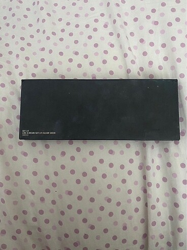 Beden Mac hyper real glow