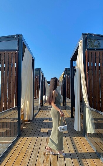 yeşil elbise
