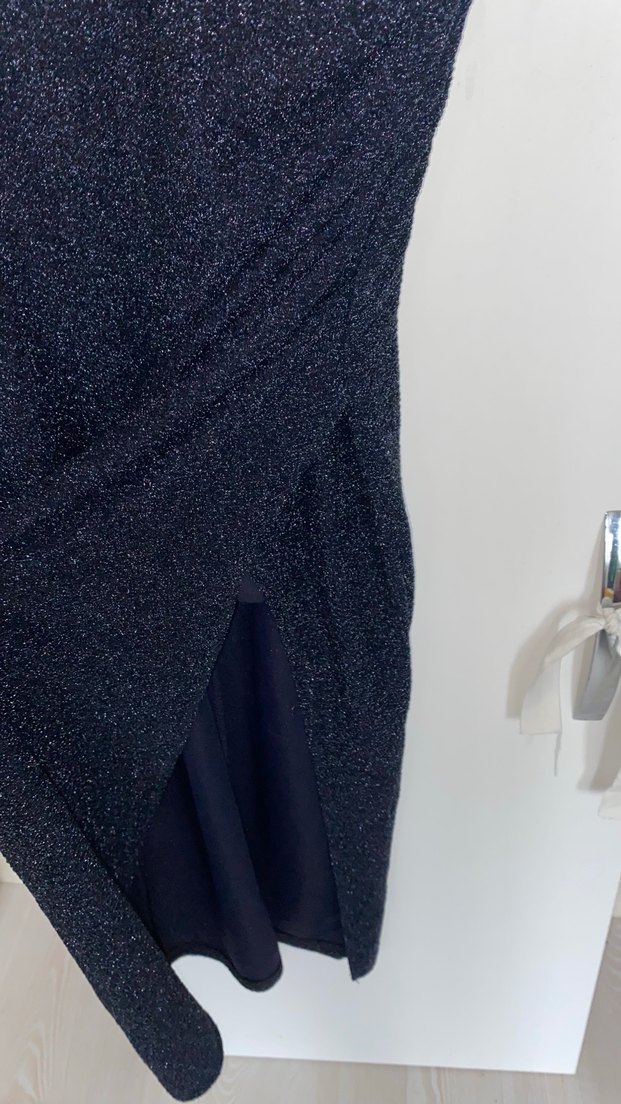 Yırtmaçlı simli elbise - Görsel 3