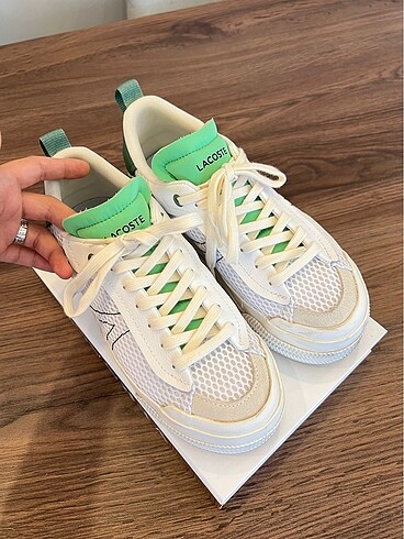 37 Beden beyaz Renk Lacoste spor ayakkabı