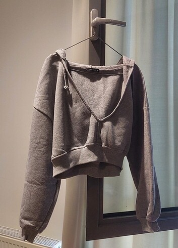 Trendyol milla crop gri sweatshirt.