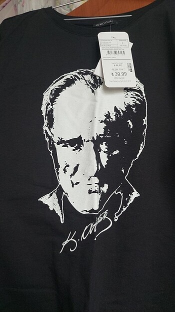 LC Waikiki LCW Atatürk baskılı siyah sweatshirt
