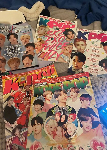 K-pop Temalı Dergi Koleksiyonu