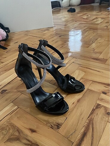 36 Beden taşlı topuklu stiletto ayakkabı