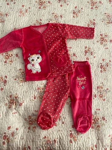 Kız bebek pijama takımı