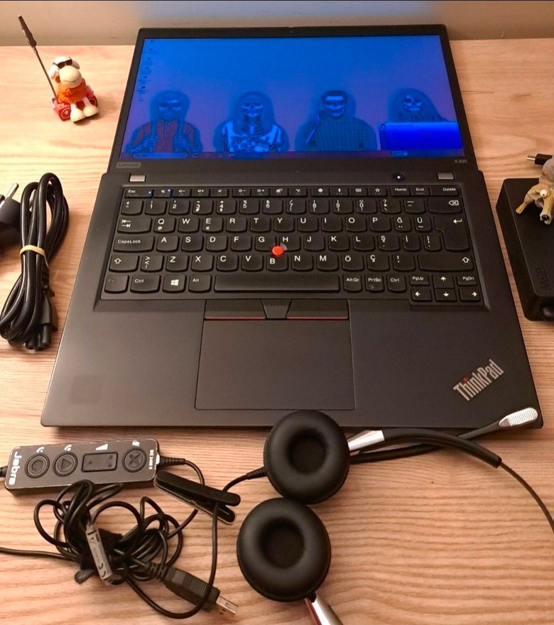 Lenovo ThinkPad X390  Dizüstü Bilgisayar - Görsel 2
