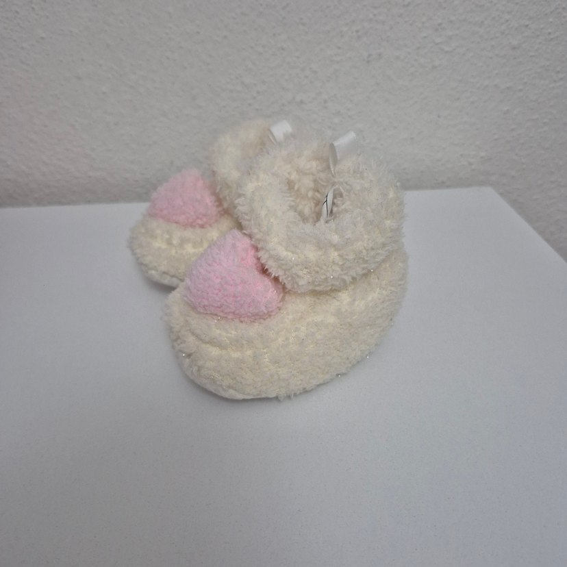 Kız Bebek Nakışlı Beyaz Sıcak Ev Patiği - Görsel 2