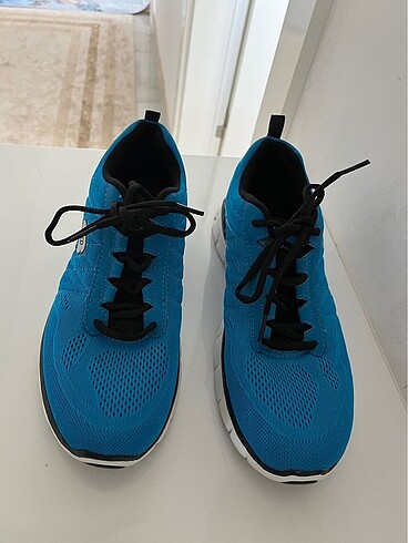 40 Beden Skechers spor ayakkabı
