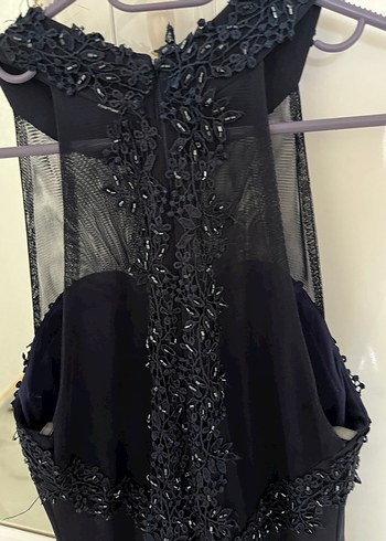 Sırt dekoltesi işlemeli şık balık abiye - Görsel 5