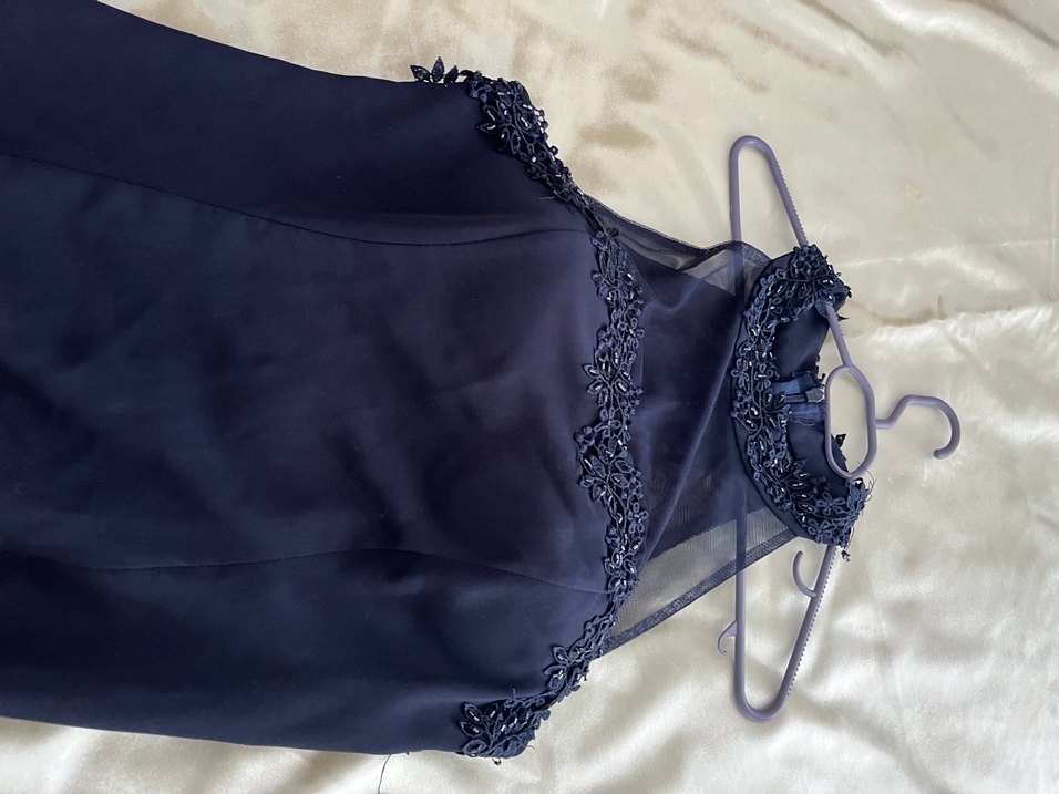 Sırt dekoltesi işlemeli şık balık abiye - Görsel 3