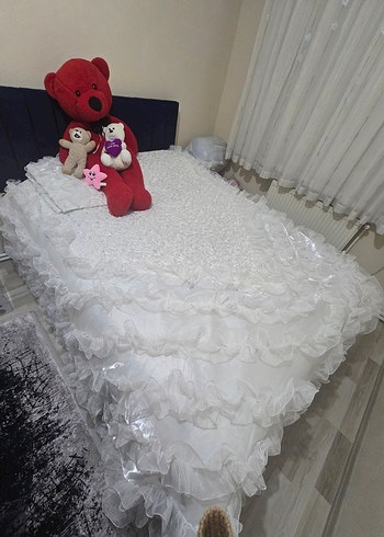 Beyaz Fırfırlı Dantelli Yatak Örtüsü - Görsel 2