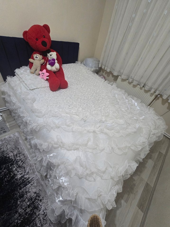 Beyaz Fırfırlı Dantelli Yatak Örtüsü - Görsel 2