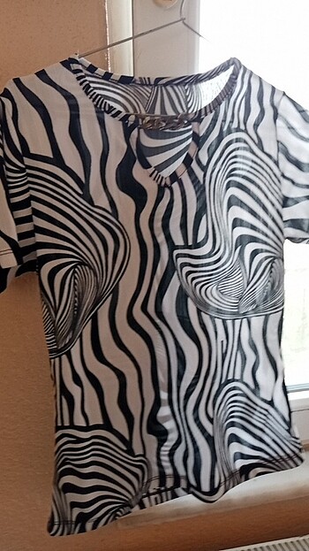 Zebra desenli t-shirt 