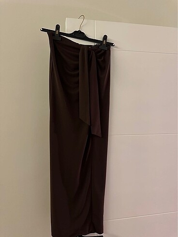 Zara midi etek. Kahverengi. XS
