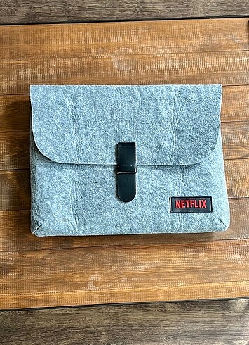 Netflix Laptop Kılıfı Çantası