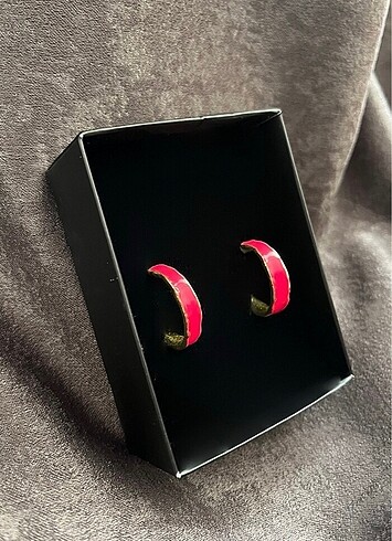 Pembe Gold Detaylı Küpe