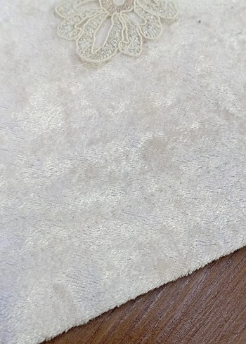 Gri İşlemeli Beyaz Masa Örtüsü 137x37 - Görsel 5