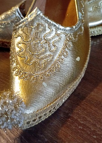 Çocuk Parlak Altın Nakışlı Püsküllü Ayakkabı - Görsel 5