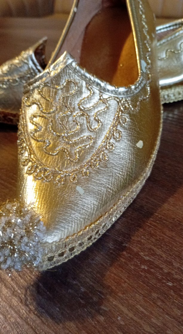 Çocuk Parlak Altın Nakışlı Püsküllü Ayakkabı - Görsel 5