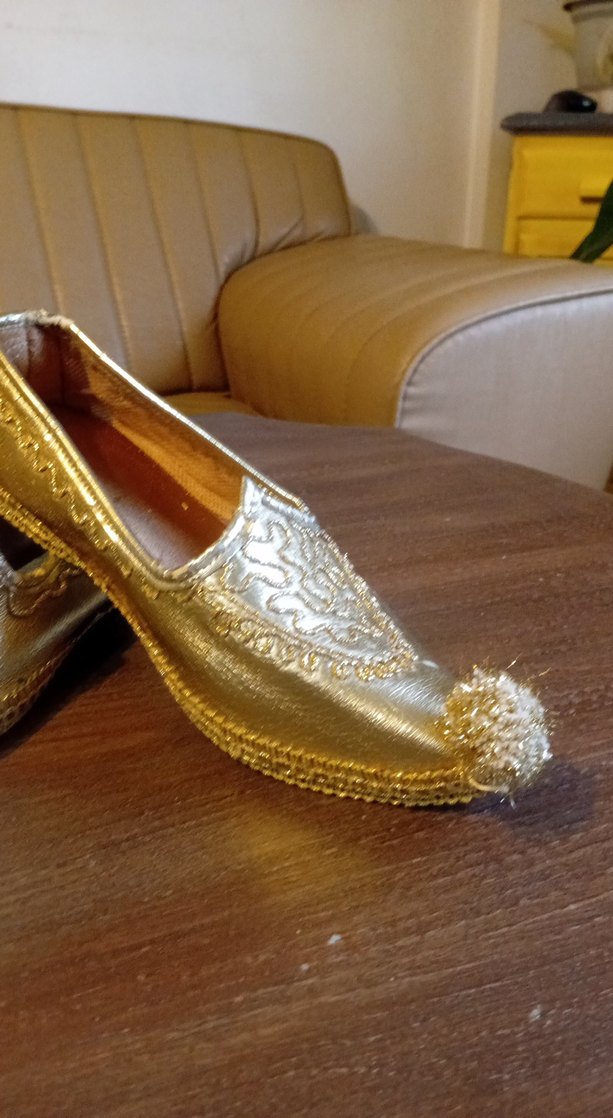 Çocuk Parlak Altın Nakışlı Püsküllü Ayakkabı - Görsel 2