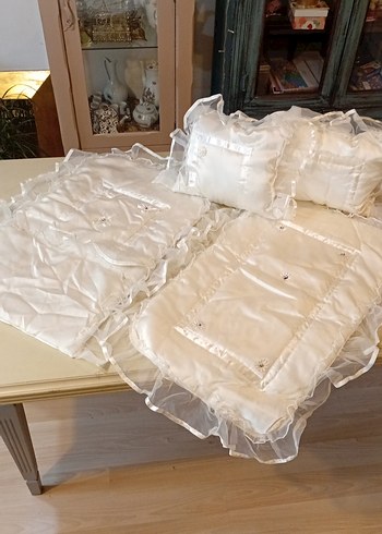 İşlemeli Beyaz Parlak  Bebek Yatak Örtüsü - Görsel 12