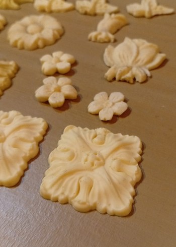 15 Parça Bej Renkli Dekoratif Aplik Seti - Görsel 10