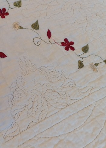 Nakışlı Beyaz Yastık Kırlent Kılıfı - Görsel 2