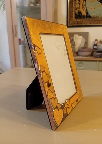 Altın Renk Parlak Kalpli Fotoğraf Çerçevesi - Görsel 3