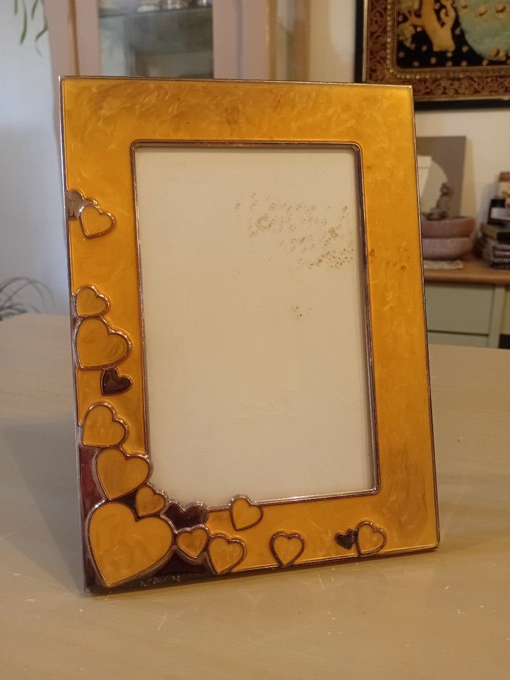 Altın Renk Parlak Kalpli Fotoğraf Çerçevesi - Görsel 5