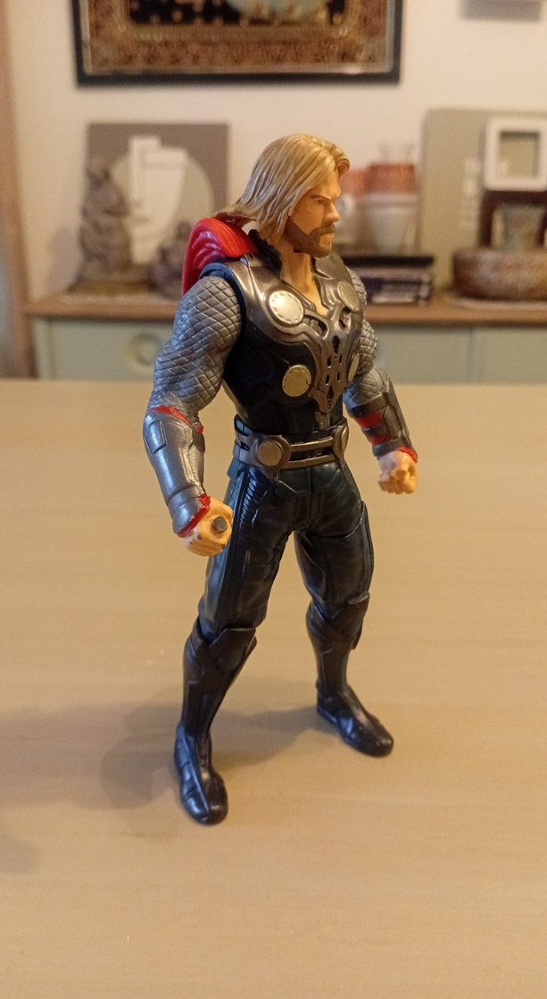 Marvel Avengers Thor Aksiyon Figürü 2011 - Görsel 3