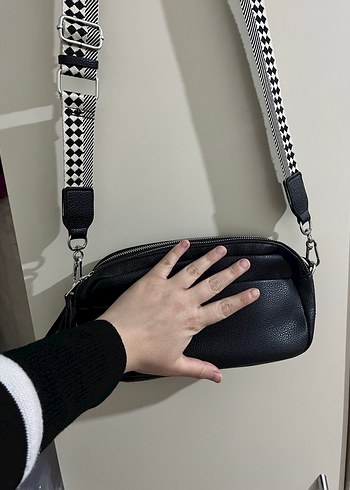 Siyah Kareli Deri Kadın Çapraz Çanta - Görsel 3