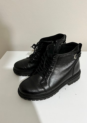 Siyah Deri Goth Kadın Botları - Görsel 3