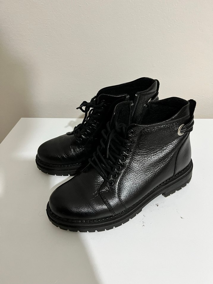 Siyah Deri Goth Kadın Botları - Görsel 3